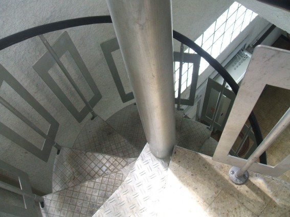 Escalier en colimaon - 59 ko